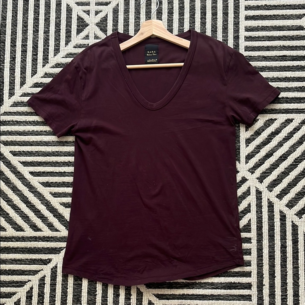 Zara Red Fitted Deep V Short Sleeve T-Shirt (M / UNISEX)